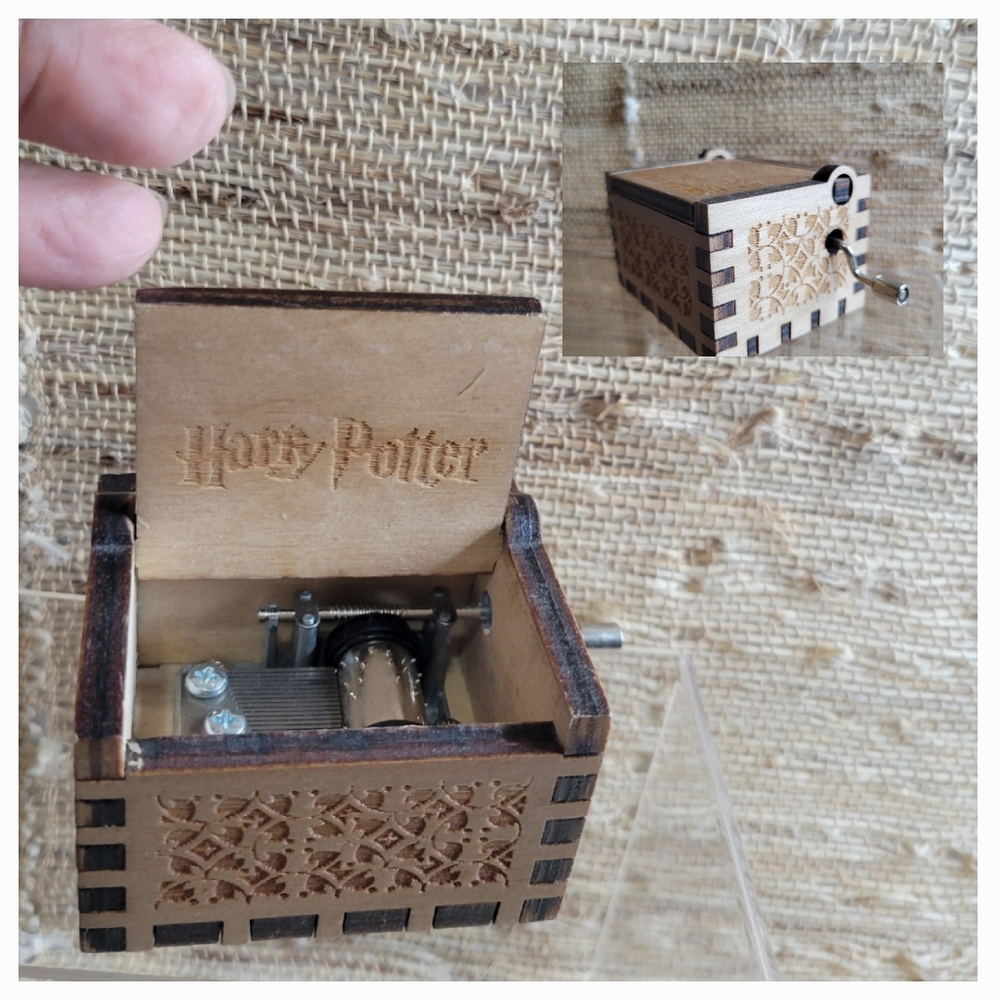 Mini Harry Potter "Hedwig’s Theme" Wood hand Crank Music Box